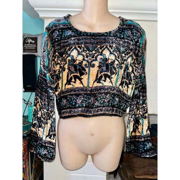 VINTAGE SHIMMERING PRINTED VELVET CROP BELLSLEEVE TOP HIPPIE BOHO S - Picture 6 of 6